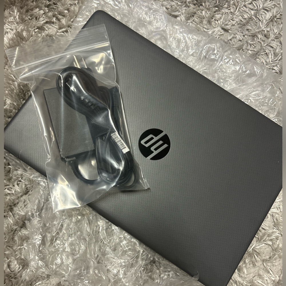 HP 255 G8 Laptop